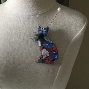 Artisan Made “Cat that caught the canary” Pin